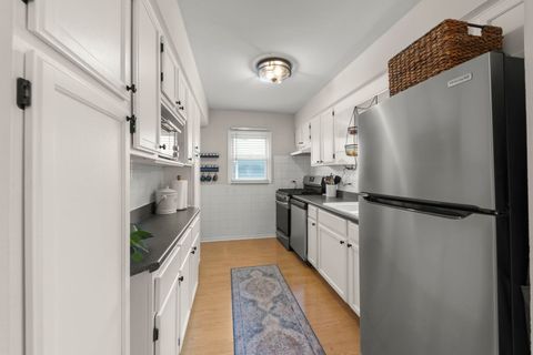 Tiny photo for 308 S 12th Avenue, St. Charles, IL 60174 (MLS # 12466374)