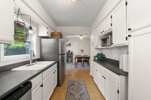 Tiny photo for 308 S 12th Avenue, St. Charles, IL 60174 (MLS # 12466374)