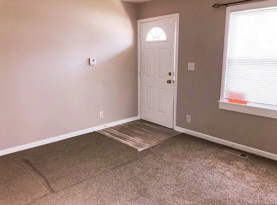 11 E Streamwood Boulevard