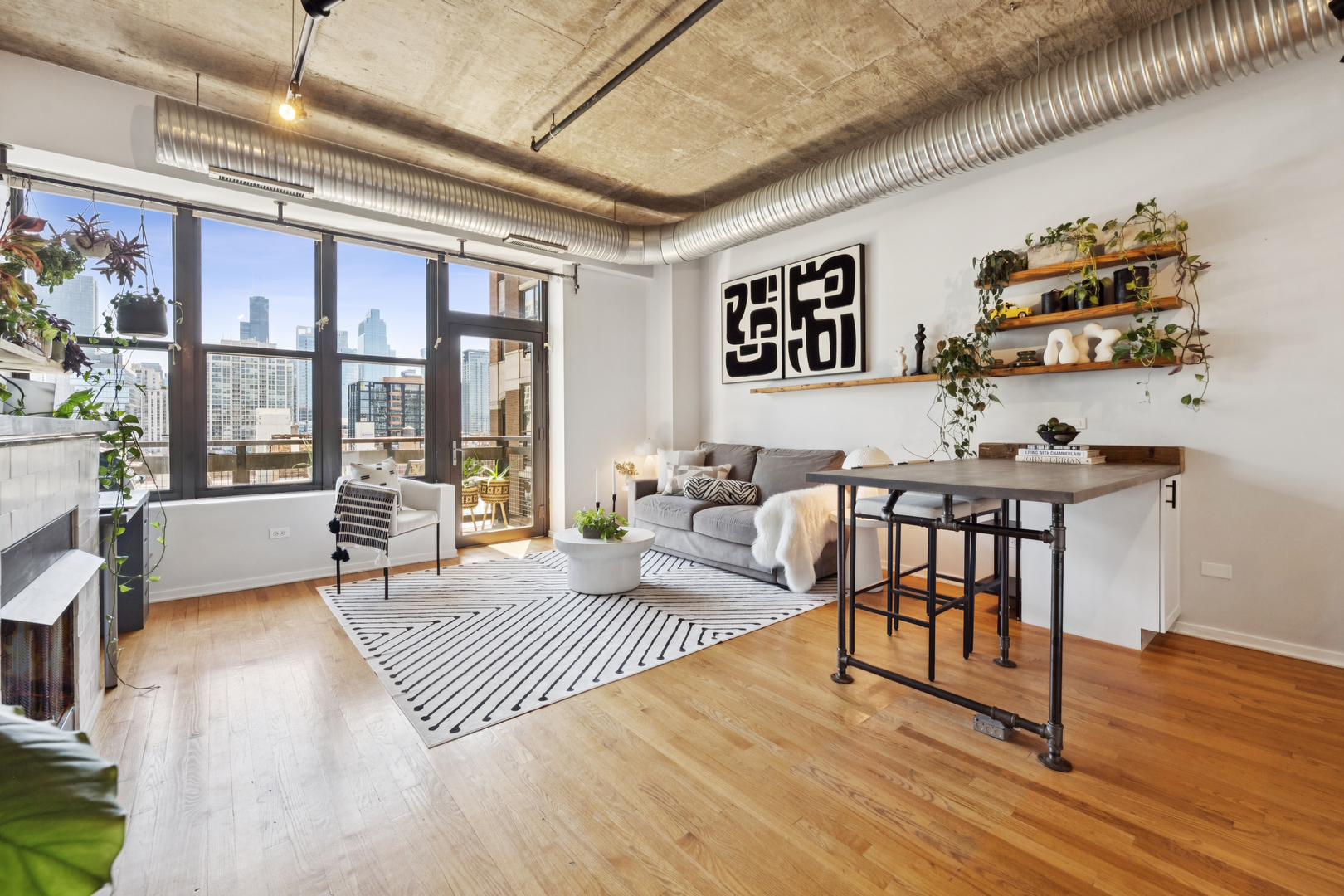 849 N Franklin Street 1115