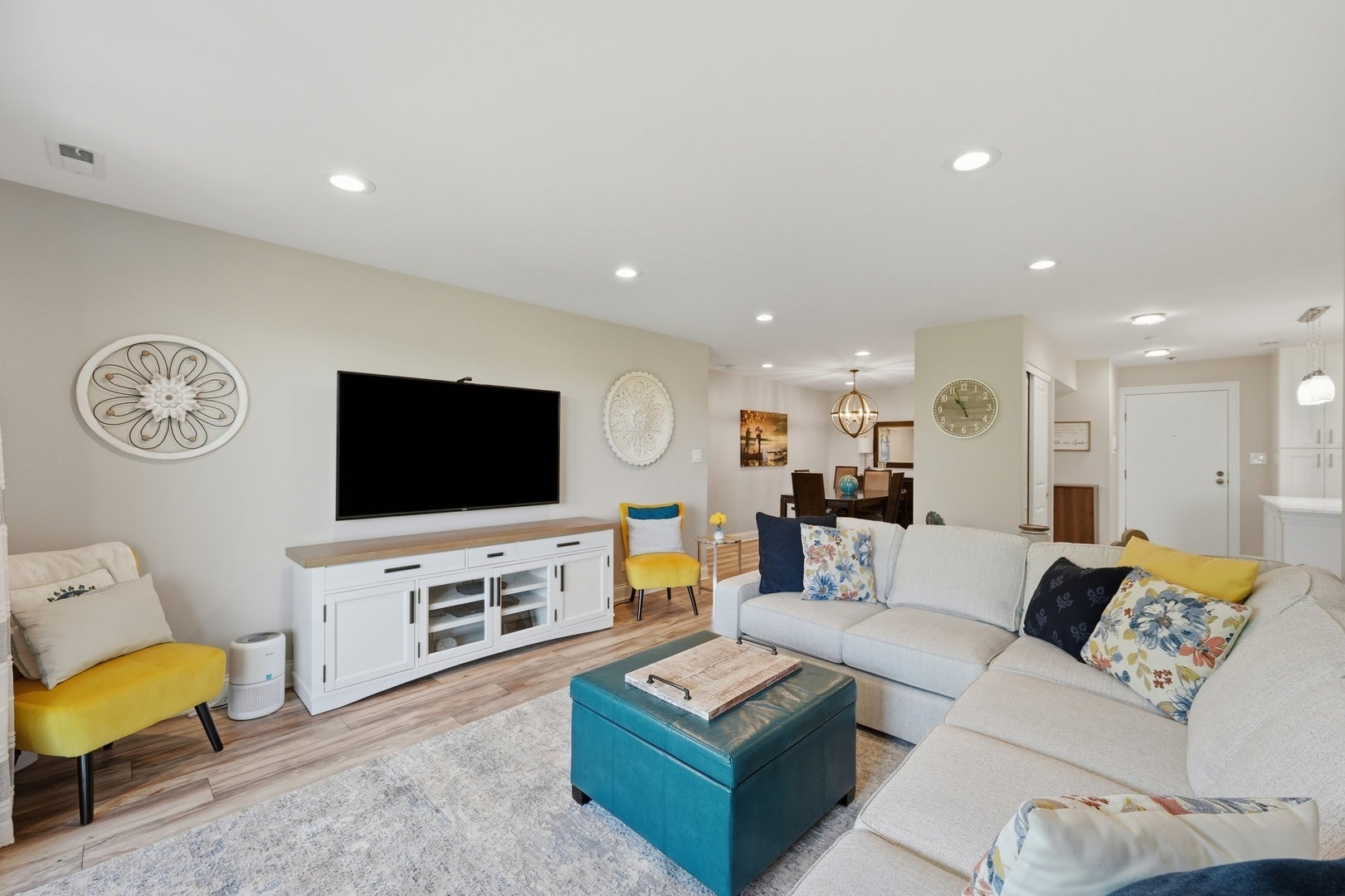 1200 W Northwest Highway 307