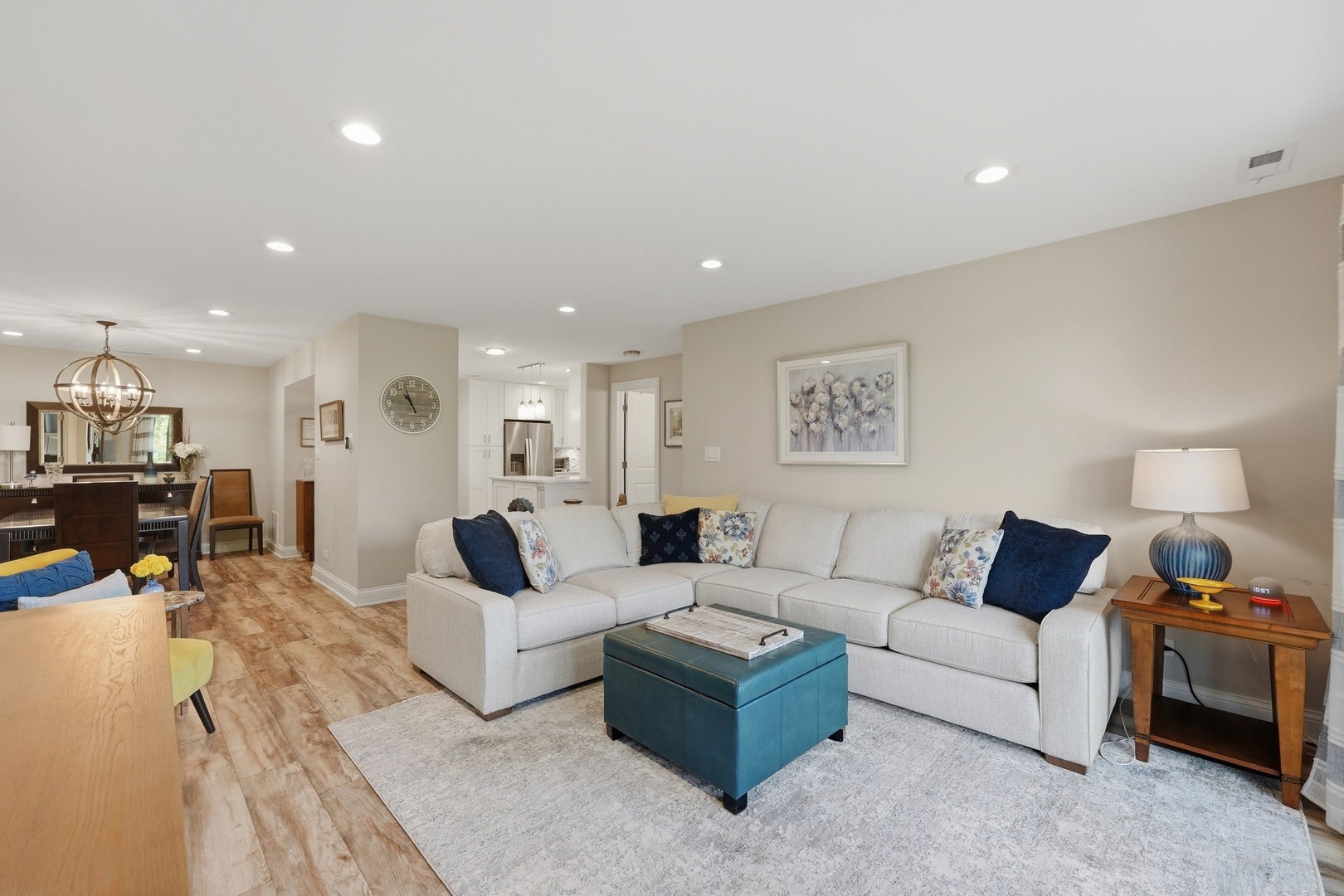 1200 W Northwest Highway 307