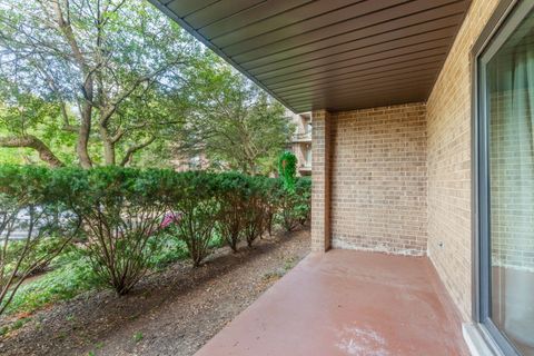 Tiny photo for 3 The Court Of Harborside #111, Northbrook, IL 60062 (MLS # 12455566)