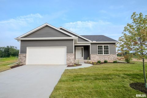 Photo of 941 9TH Avenue N, Clinton, IA 52732 (MLS # QC4257620)