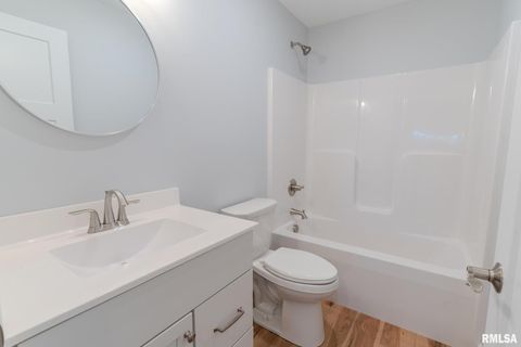 Tiny photo for 941 9TH Avenue N, Clinton, IA 52732 (MLS # QC4257620)