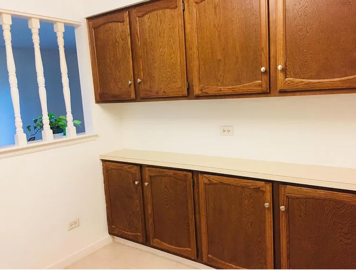 2 N Parkside Court 2