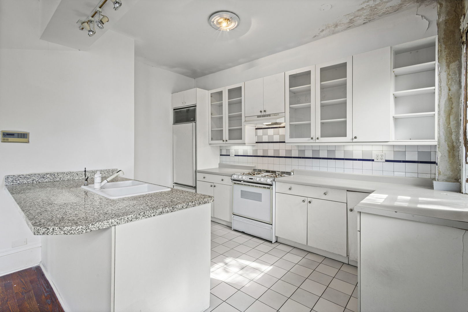 2144 N Fremont Street 0