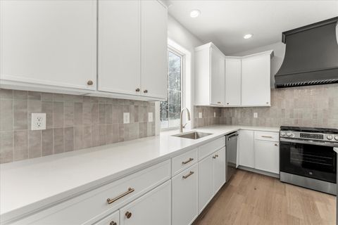 Tiny photo for 1403 Ravenwood Drive, Mahomet, IL 61853 (MLS # 12529968)