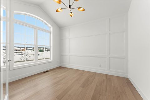 Tiny photo for 1403 Ravenwood Drive, Mahomet, IL 61853 (MLS # 12529968)