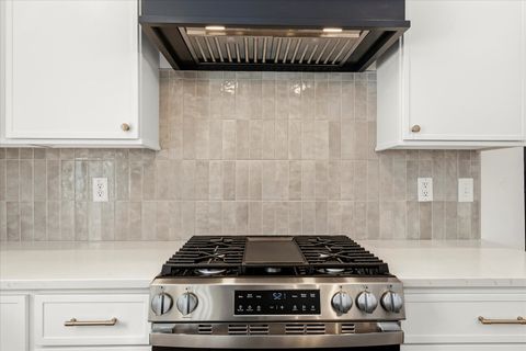 Tiny photo for 1403 Ravenwood Drive, Mahomet, IL 61853 (MLS # 12529968)