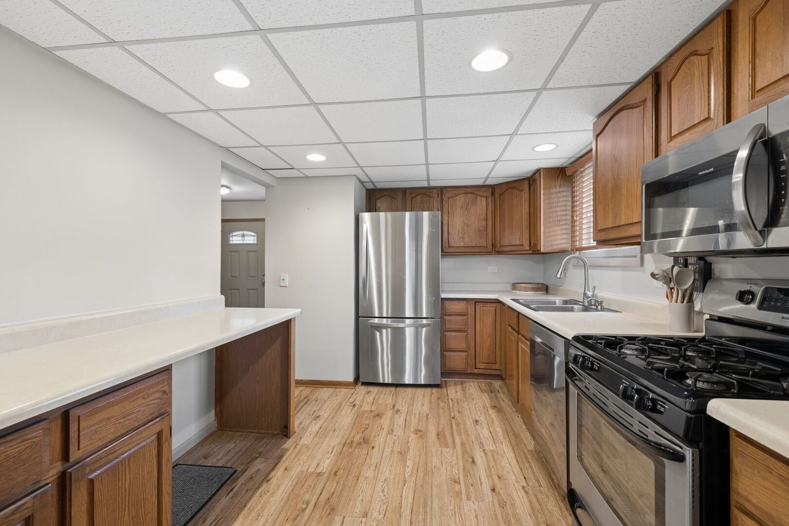 216 Douglass Way