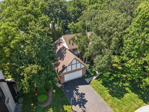 Tiny photo for 6402 Indian Head Court, Indian Head Park, IL 60525 (MLS # 12752861)