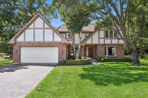 Photo of 6402 Indian Head Court, Indian Head Park, IL 60525 (MLS # 12752861)