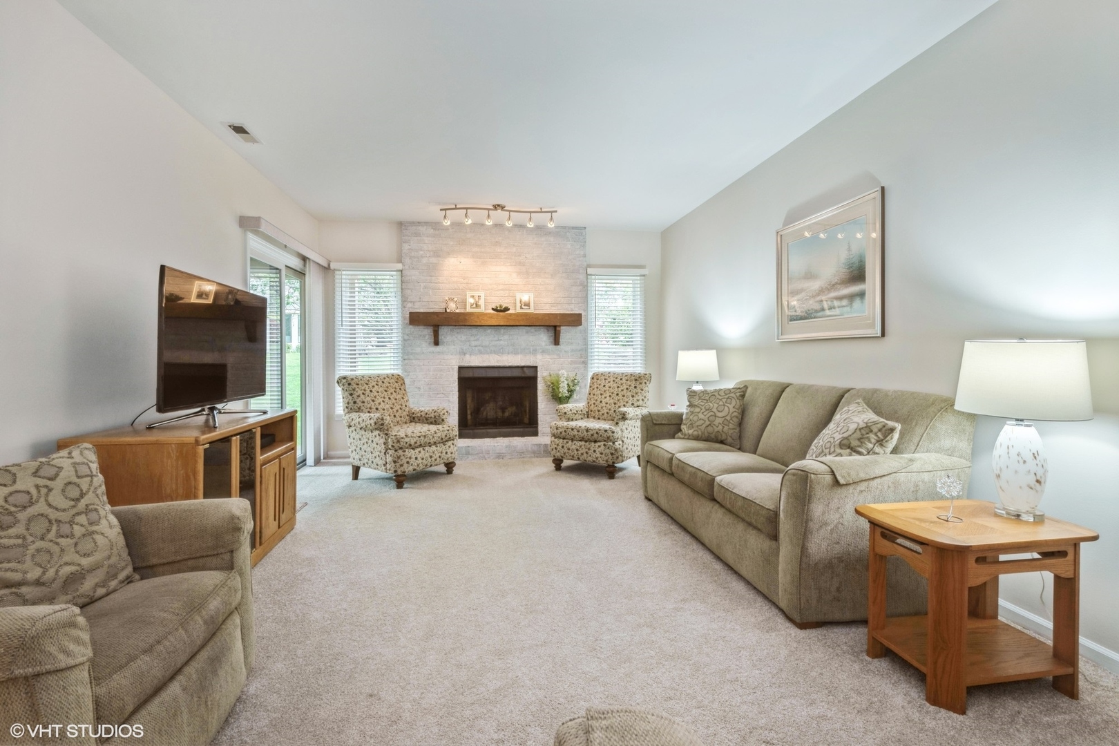 1323 Downs Parkway 0