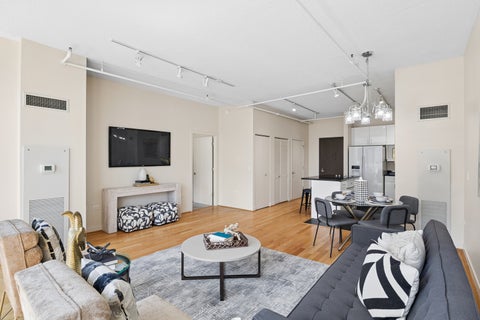 Tiny photo for 737 W Washington Boulevard #806, Chicago, IL 60661 (MLS # 12676070)