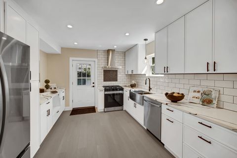 Tiny photo for 3417 Oak Avenue, Brookfield, IL 60513 (MLS # 12467814)