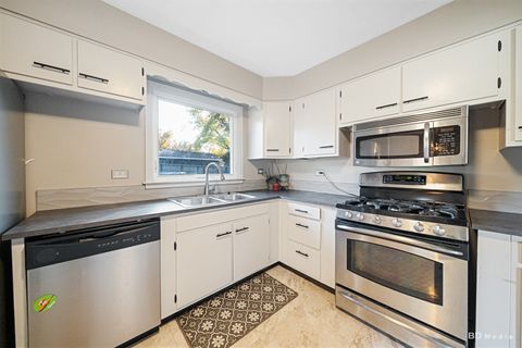 Tiny photo for 571 Hitchcock Avenue, Lisle, IL 60532 (MLS # 12505508)