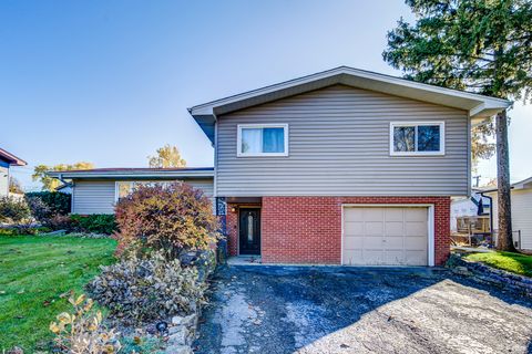 Tiny photo for 571 Hitchcock Avenue, Lisle, IL 60532 (MLS # 12505508)