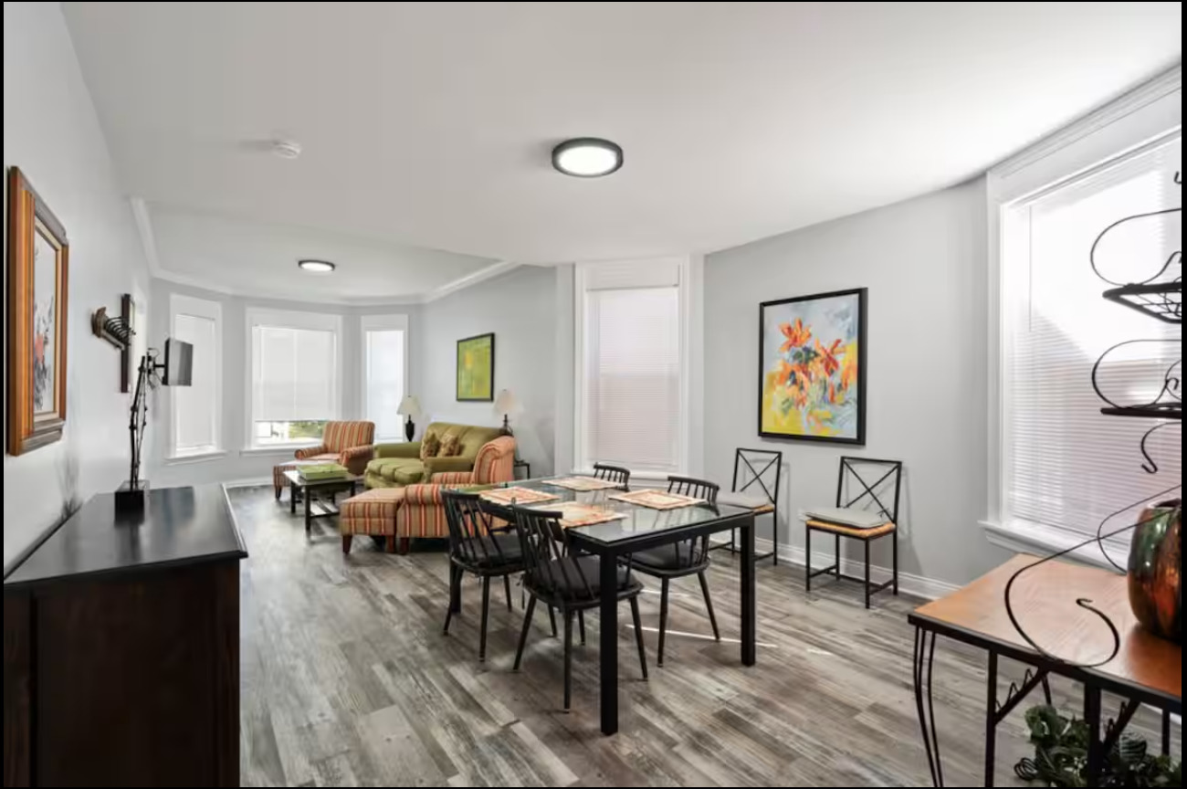 7144 S INGLESIDE Avenue