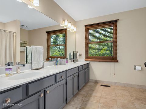 Tiny photo for 1000 Surrey Lane, Itasca, IL 60143 (MLS # 12420873)