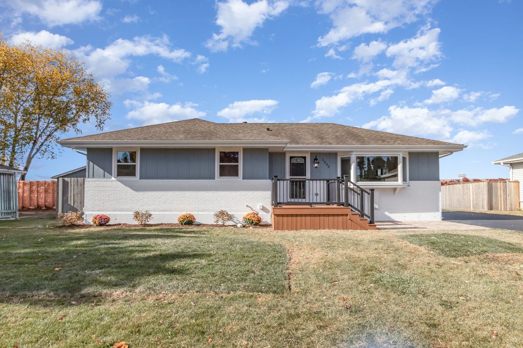 Photo for 1333 STEVEN SMITH Drive, Joliet, IL 60431 (MLS # 12496524)