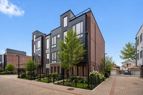 Photo of 4250 W Belmont Avenue #6, Chicago, IL 60641 (MLS # 12749760)