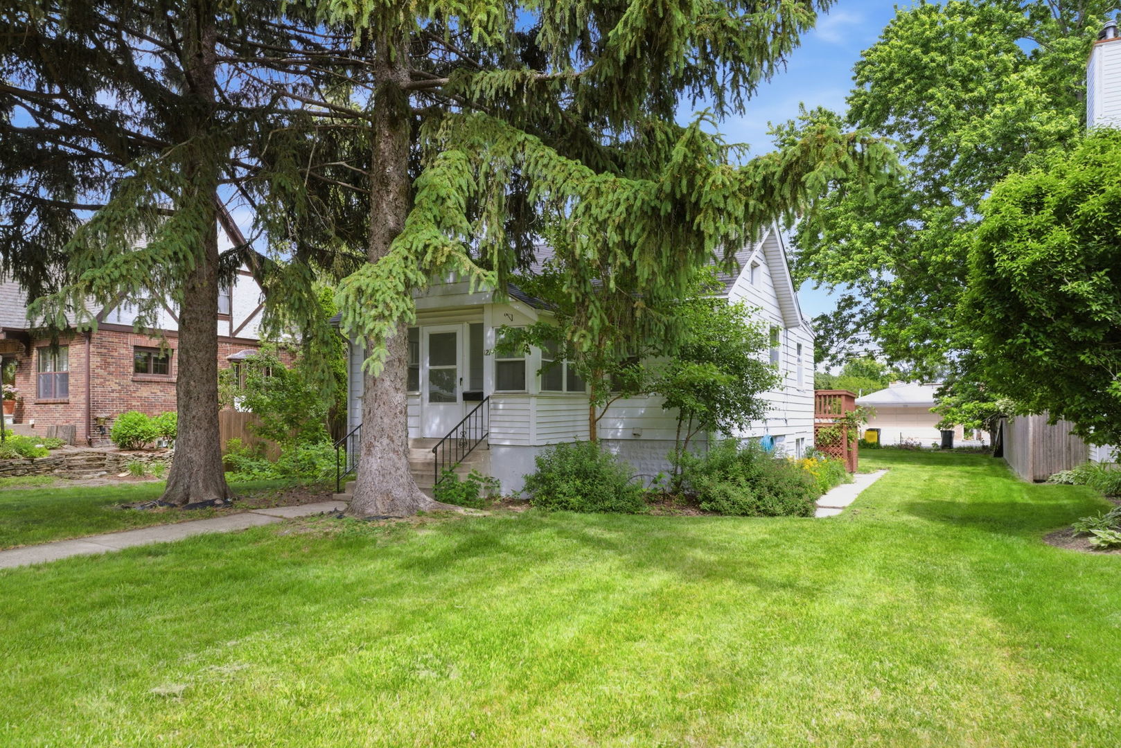 127 S Lincoln Street