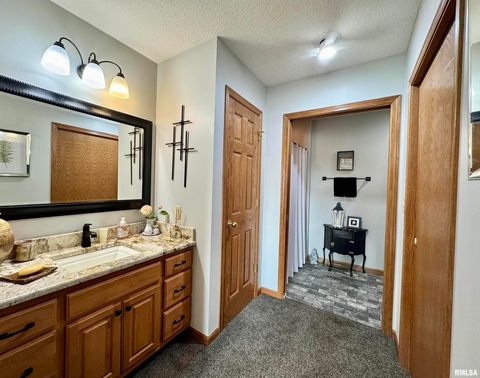 Tiny photo for 102 5TH Street #6, Fulton, IL 61252 (MLS # QC4267269)