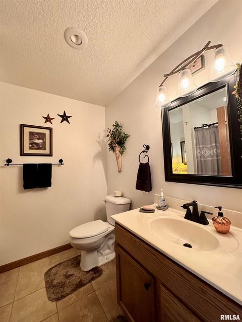 Tiny photo for 102 5TH Street #6, Fulton, IL 61252 (MLS # QC4267269)