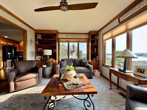 Tiny photo for 102 5TH Street #6, Fulton, IL 61252 (MLS # QC4267269)