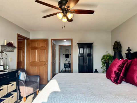 Tiny photo for 102 5TH Street #6, Fulton, IL 61252 (MLS # QC4267269)