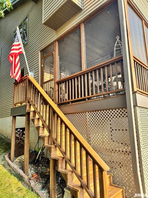 Tiny photo for 102 5TH Street #6, Fulton, IL 61252 (MLS # QC4267269)