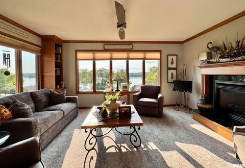 Tiny photo for 102 5TH Street #6, Fulton, IL 61252 (MLS # QC4267269)