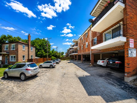 Tiny photo for 9721 S Cicero Avenue #3E, Oak Lawn, IL 60453 (MLS # 12681000)