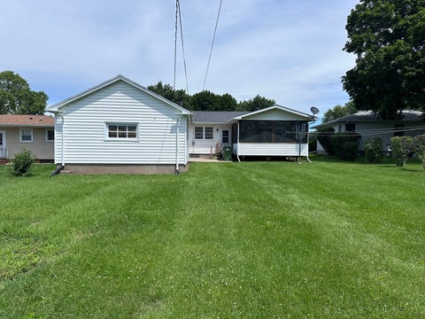 Tiny photo for 509 Highview Drive, Clinton, IA 52732 (MLS # 12686099)