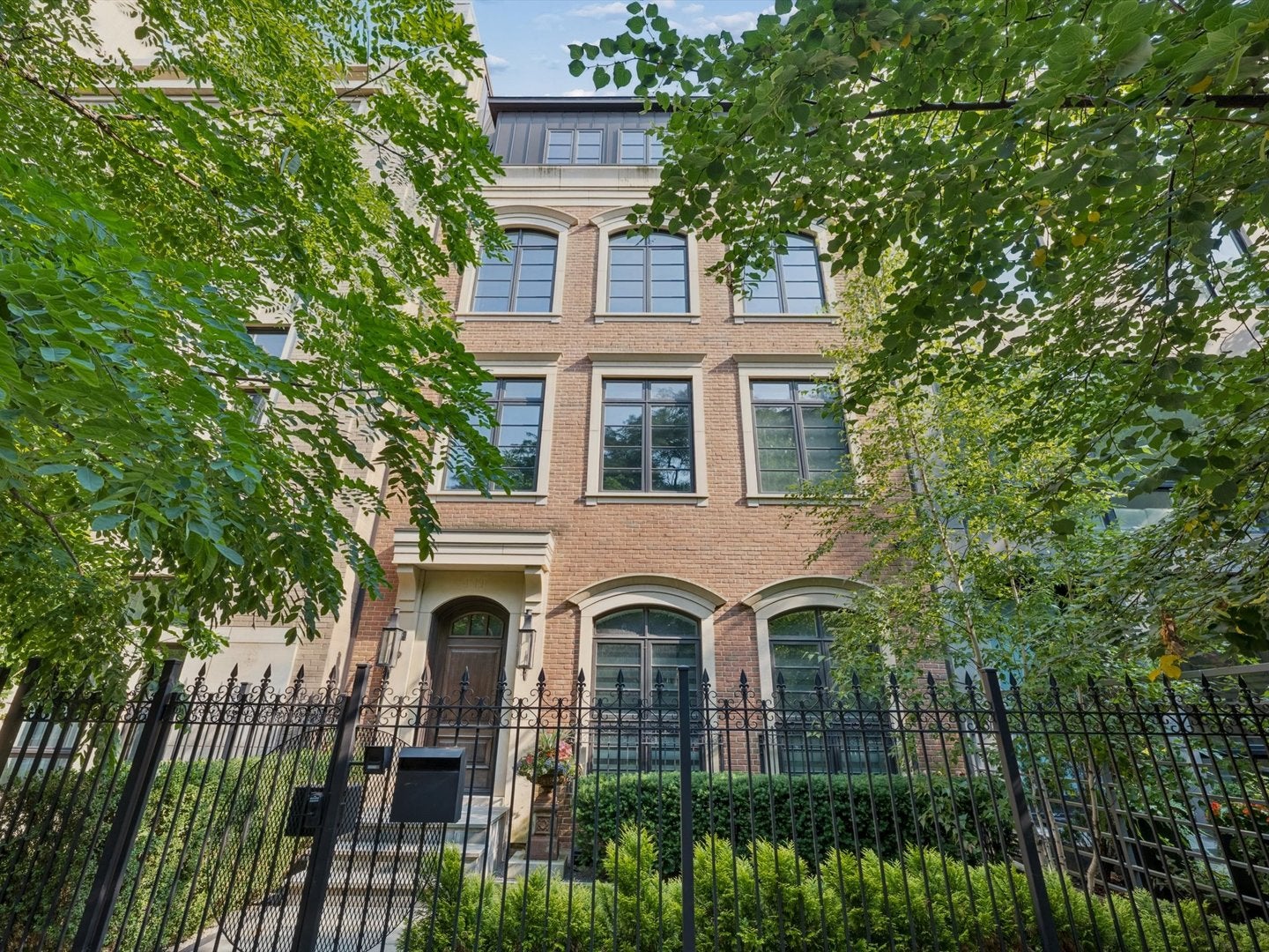 441 W Deming Place