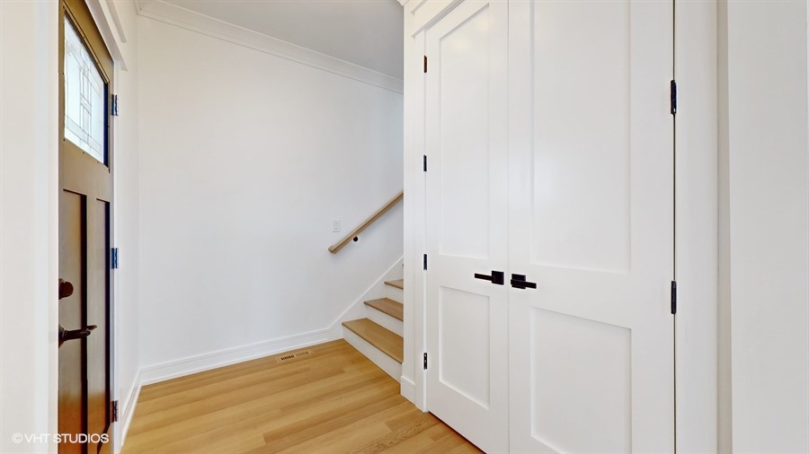 4115 N Ridgeway Avenue