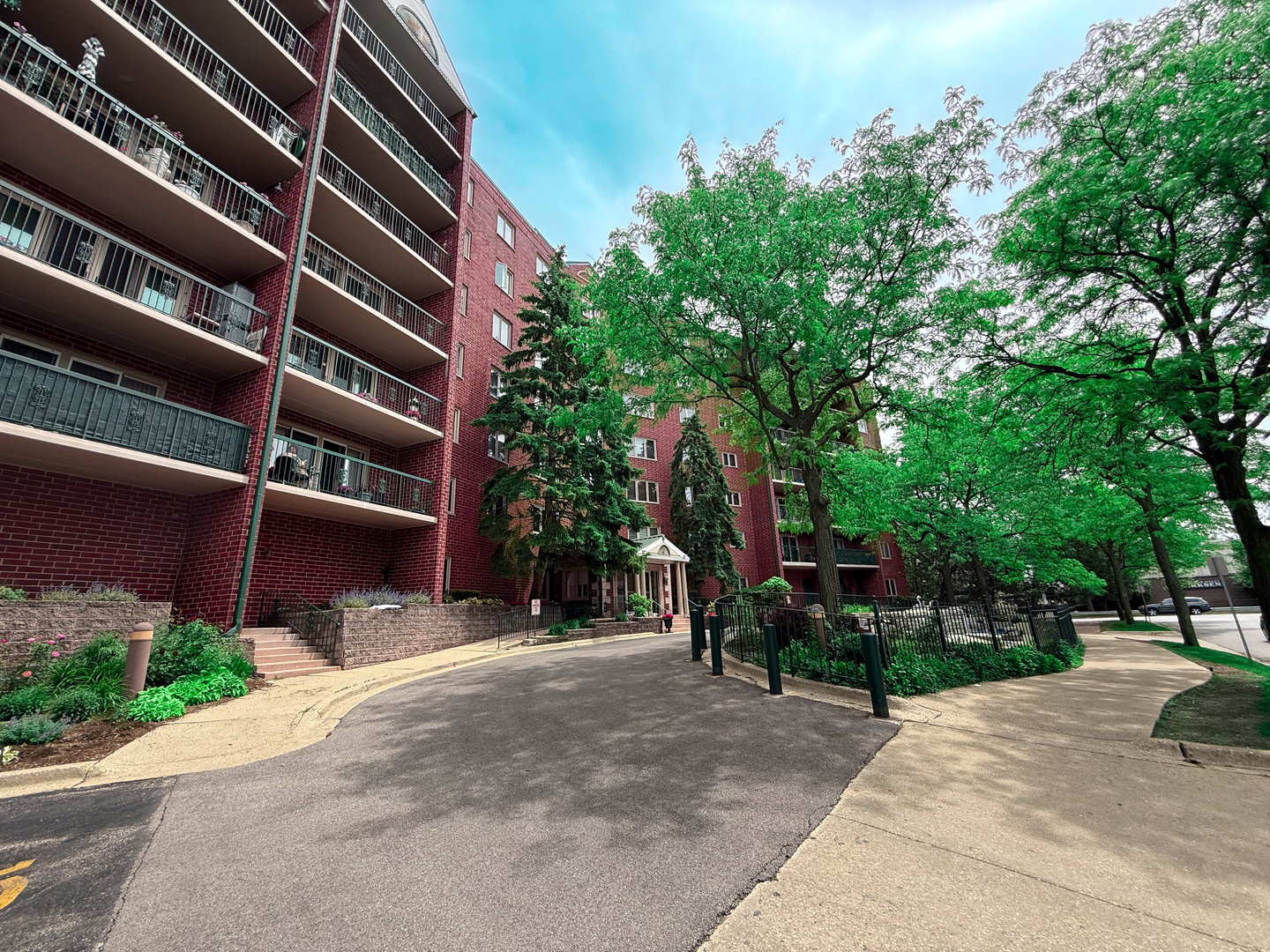 8580 W Foster Avenue 304