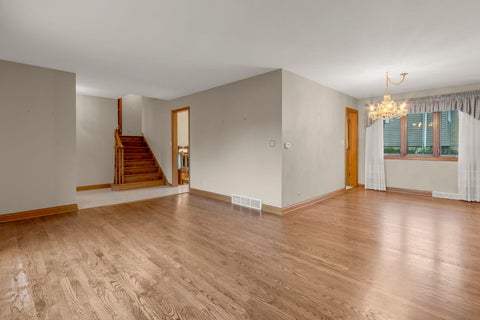Tiny photo for 1023 S Lancaster Street, Mount Prospect, IL 60056 (MLS # 12761717)