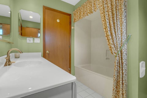 Tiny photo for 1023 S Lancaster Street, Mount Prospect, IL 60056 (MLS # 12761717)