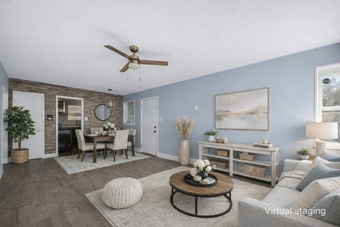 Tiny photo for 2046 E 72nd Place #2w, Chicago, IL 60649 (MLS # 12612346)