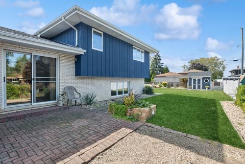 Tiny photo for 11608 S Leamington Avenue, Alsip, IL 60803 (MLS # 12486067)