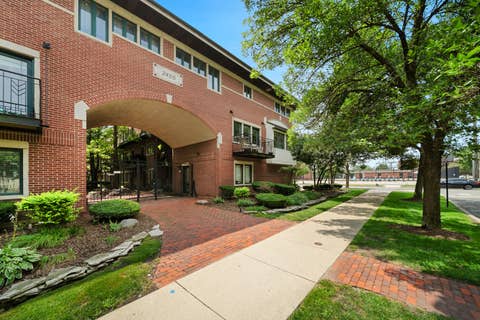 Photo of 2455 W Ohio Street #8E, Chicago, IL 60612 (MLS # 12707899)