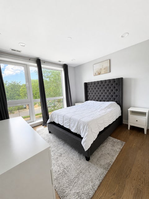 Tiny photo for 5914 N Lincoln Avenue #2E, Chicago, IL 60659 (MLS # 12753825)