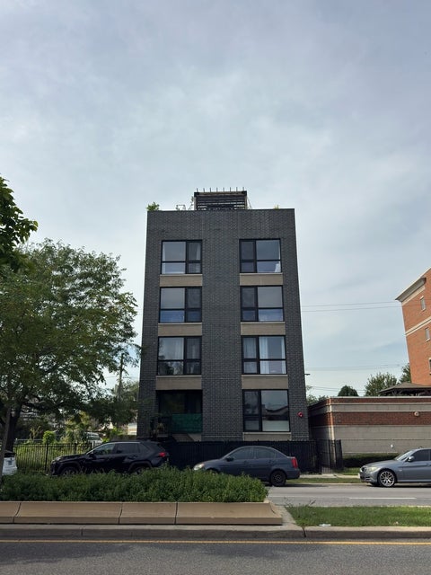 Photo of 5914 N Lincoln Avenue #2E, Chicago, IL 60659 (MLS # 12753825)