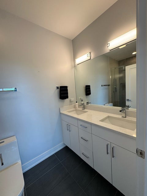 Tiny photo for 5914 N Lincoln Avenue #2E, Chicago, IL 60659 (MLS # 12753825)