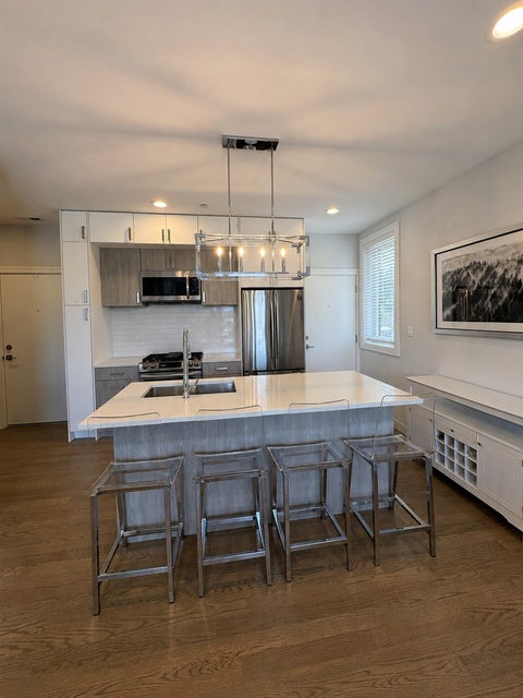 Tiny photo for 5914 N Lincoln Avenue #2E, Chicago, IL 60659 (MLS # 12753825)