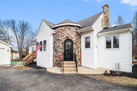 Tiny photo for 1104 Hillcrest Avenue, Fox River Grove, IL 60021 (MLS # 12546517)