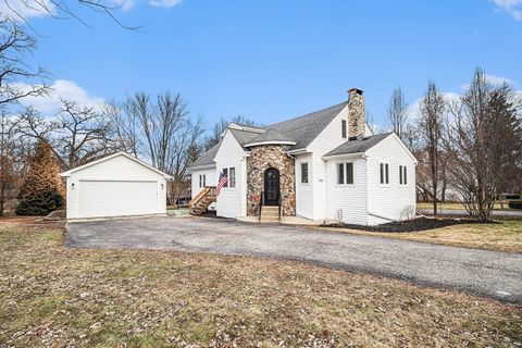 Photo of 1104 Hillcrest Avenue, Fox River Grove, IL 60021 (MLS # 12546517)