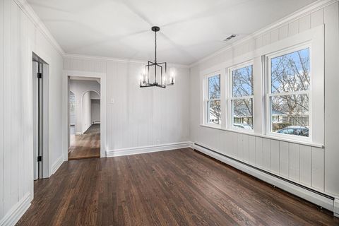 Tiny photo for 1104 Hillcrest Avenue, Fox River Grove, IL 60021 (MLS # 12546517)